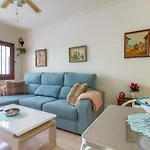 בית נופש In With Kitchen *