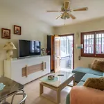 In With Kitchen * טורבייחה